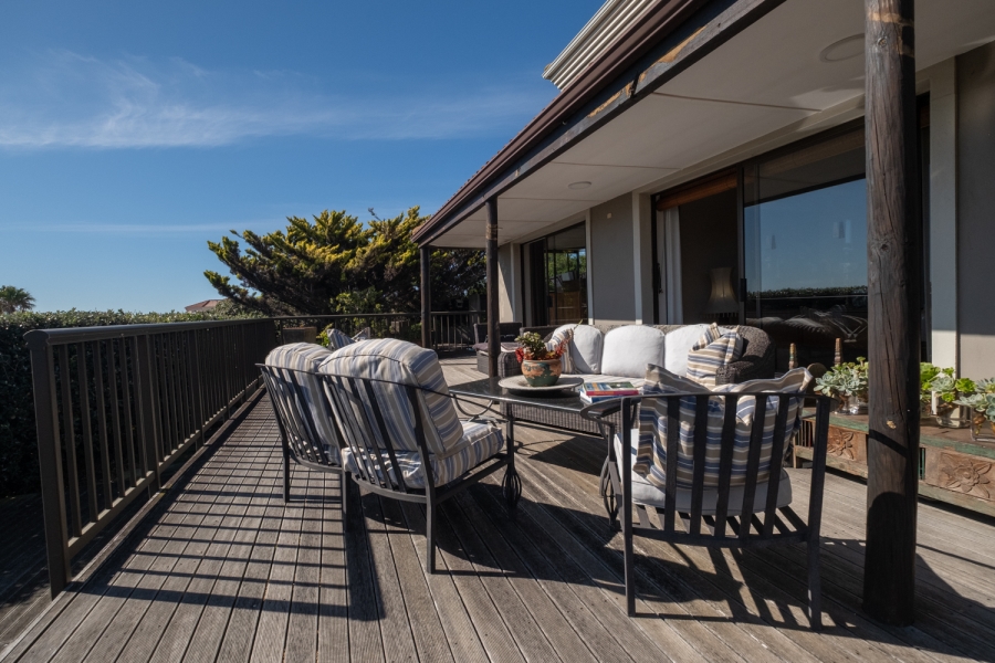 4 Bedroom Property for Sale in St Francis On Sea Eastern Cape